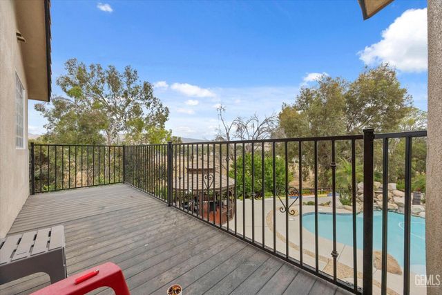 12209 Vista Montana Drive, Bakersfield, CA 93306