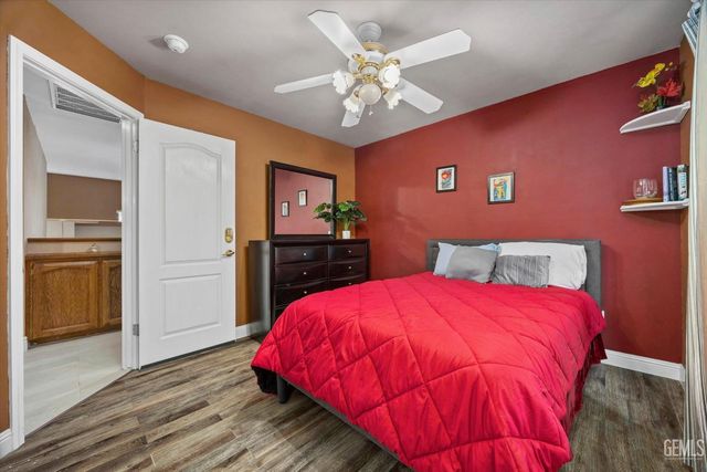 12209 Vista Montana Drive, Bakersfield, CA 93306