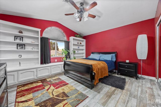 12209 Vista Montana Drive, Bakersfield, CA 93306