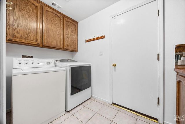 12209 Vista Montana Drive, Bakersfield, CA 93306