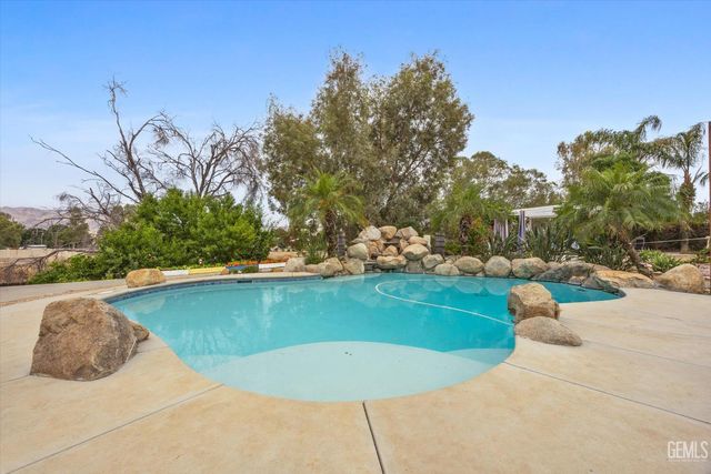 12209 Vista Montana Drive, Bakersfield, CA 93306