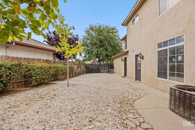 12209 Vista Montana Drive, Bakersfield, CA 93306