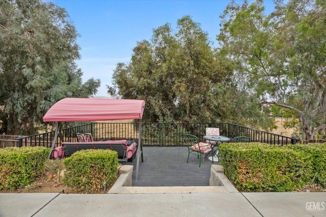 12209 Vista Montana Drive, Bakersfield, CA 93306