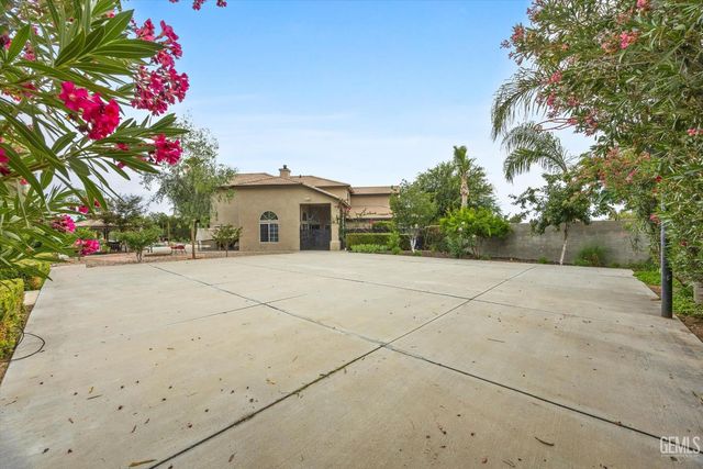 12209 Vista Montana Drive, Bakersfield, CA 93306