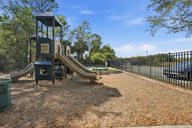 2811 SW Mustang Terrace, Stuart, FL 34997