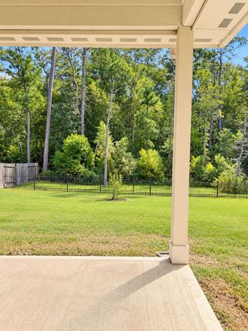 2027 Brookmont Drive, Conroe, TX 77301