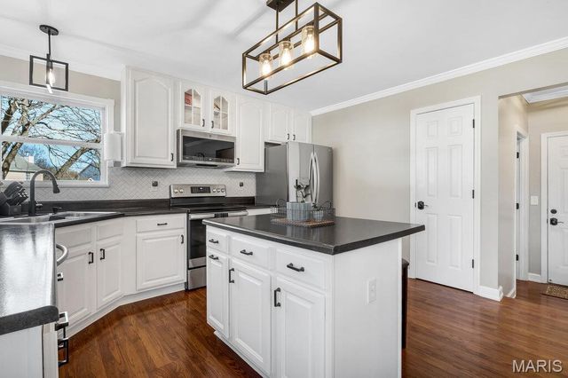 3 Pinehurst Forest Court, O'fallon, MO 63366