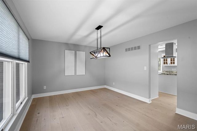 421 Falaise Drive, St Louis, MO 63141