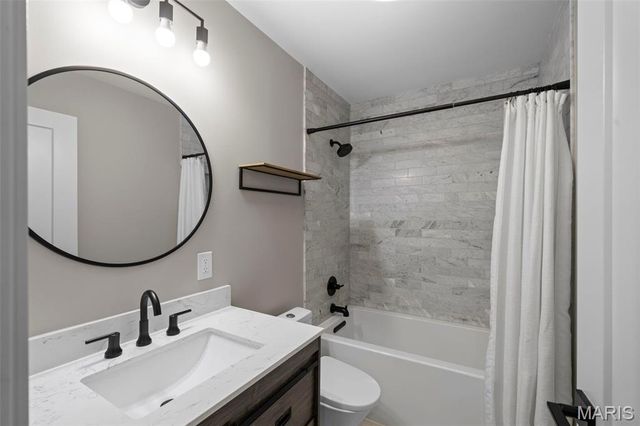 421 Falaise Drive, St Louis, MO 63141