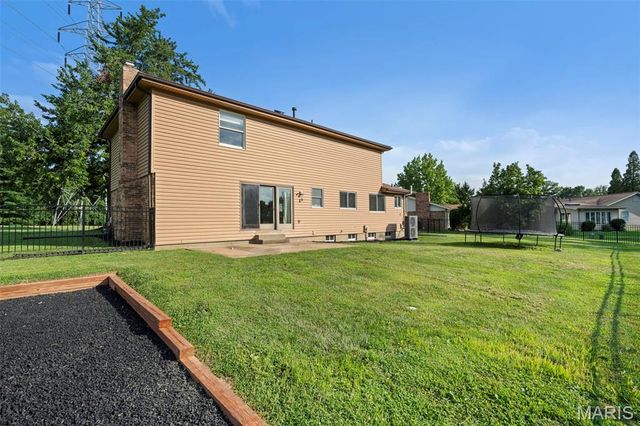 421 Falaise Drive, St Louis, MO 63141