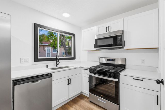 2614 Schell Place NE, Albuquerque, NM 87106