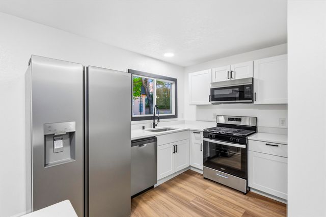 2614 Schell Place NE, Albuquerque, NM 87106