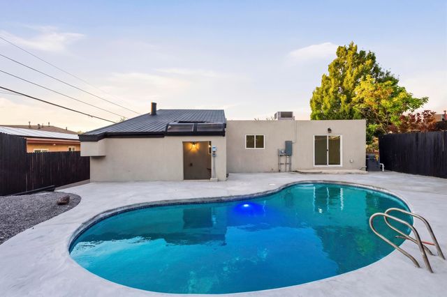 2614 Schell Place NE, Albuquerque, NM 87106