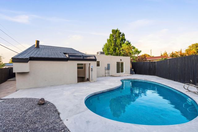 2614 Schell Place NE, Albuquerque, NM 87106