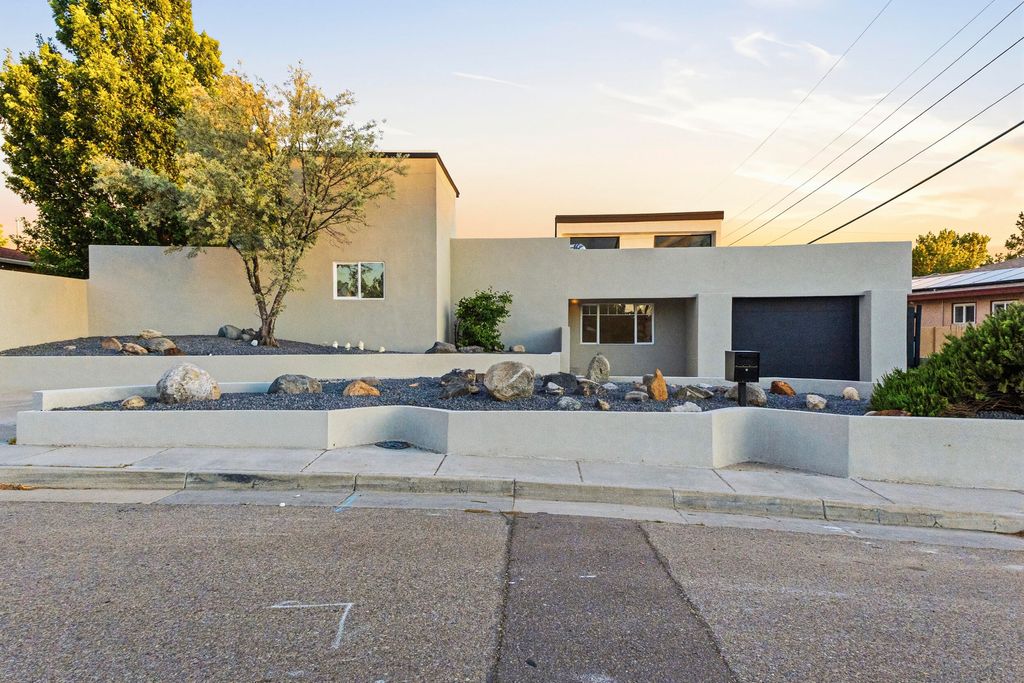 2614 Schell Place NE, Albuquerque, NM 87106