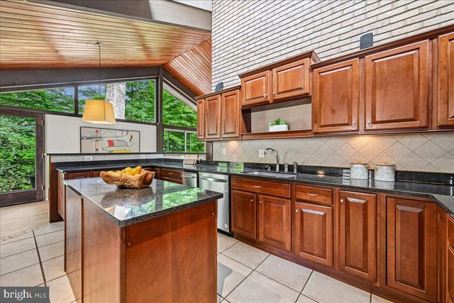6620 FERNWOOD CT, Bethesda, MD 20817