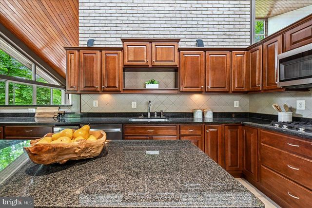 6620 FERNWOOD CT, Bethesda, MD 20817
