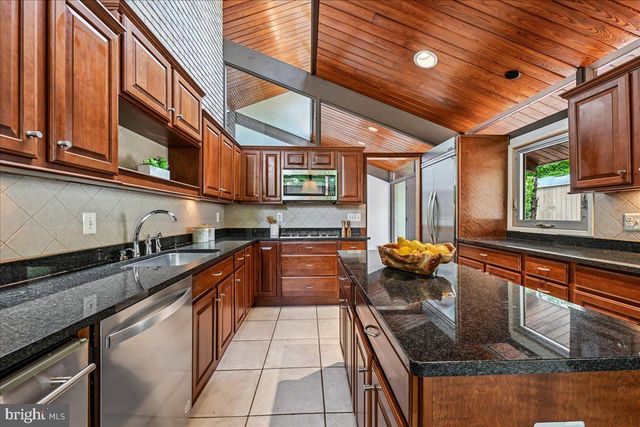 6620 FERNWOOD CT, Bethesda, MD 20817