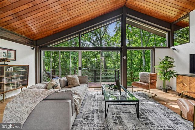 6620 FERNWOOD CT, Bethesda, MD 20817