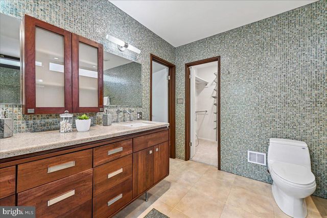 6620 FERNWOOD CT, Bethesda, MD 20817