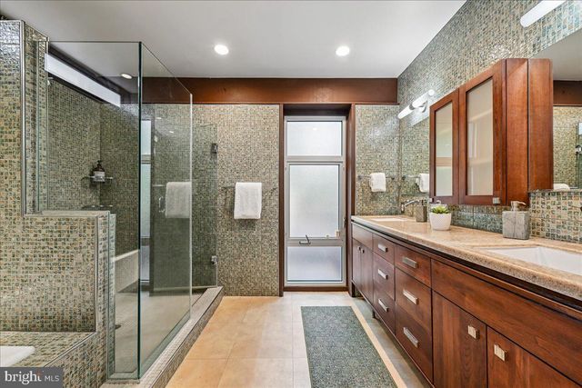 6620 FERNWOOD CT, Bethesda, MD 20817
