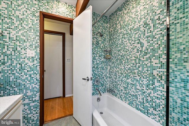 6620 FERNWOOD CT, Bethesda, MD 20817