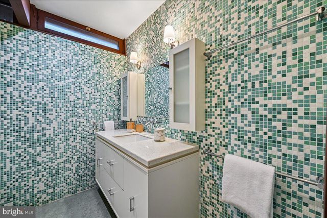 6620 FERNWOOD CT, Bethesda, MD 20817