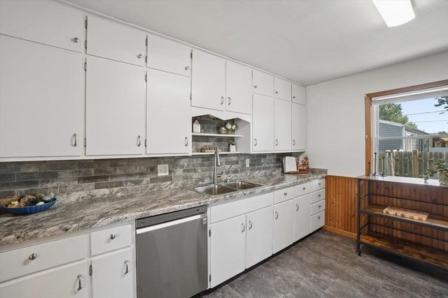 2631 Roosevelt Avenue, Janesville, WI 53546