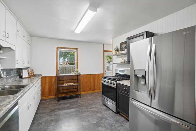 2631 Roosevelt Avenue, Janesville, WI 53546