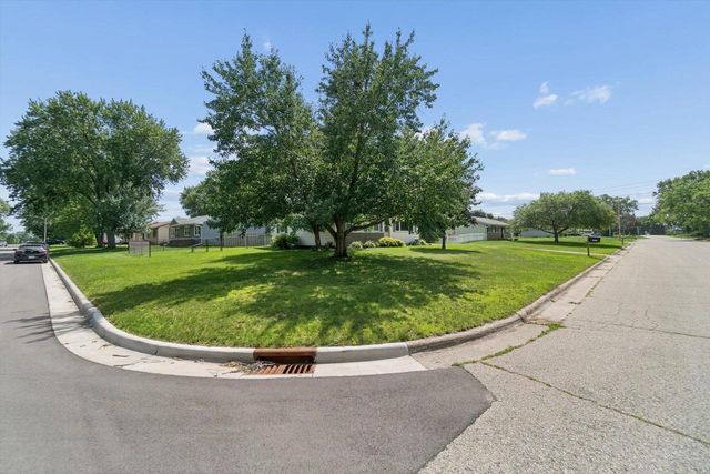 2631 Roosevelt Avenue, Janesville, WI 53546