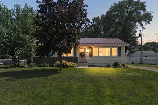 2631 Roosevelt Avenue, Janesville, WI 53546