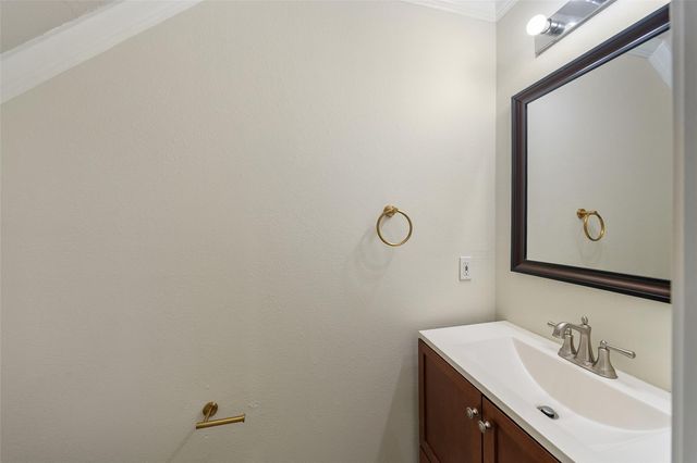 38 Wineberry Place, The Woodlands, TX 77382