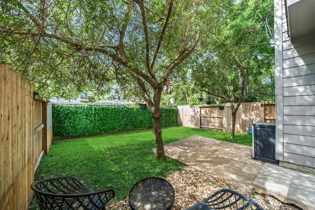 38 Wineberry Place, The Woodlands, TX 77382