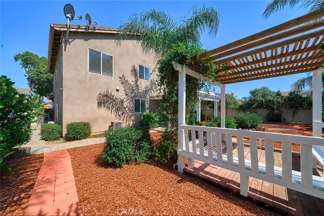 6377 Peach Ave, Eastvale, CA 92880