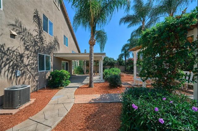 6377 Peach Ave, Eastvale, CA 92880