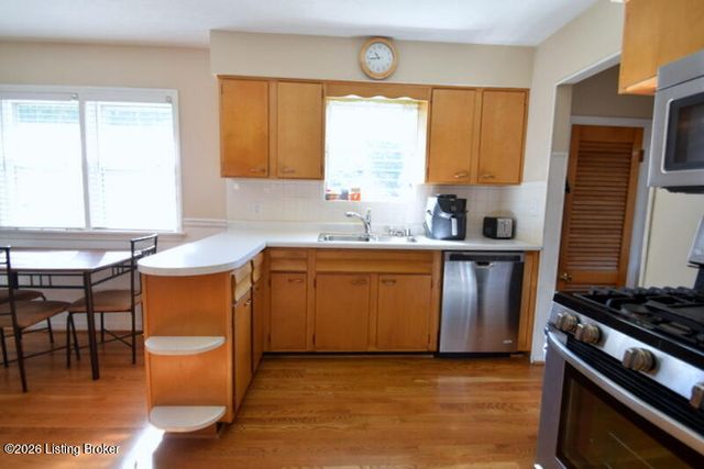 9002 Annlou Dr, Louisville, KY 40272