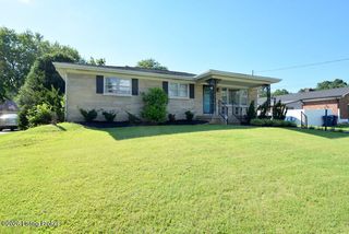 9002 Annlou Dr, Louisville, KY 40272