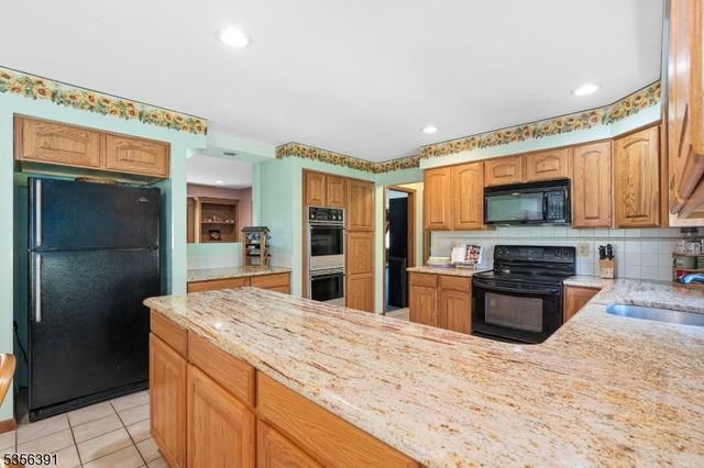 75 Wolfs Corner Rd, Green Twp., NJ 07860