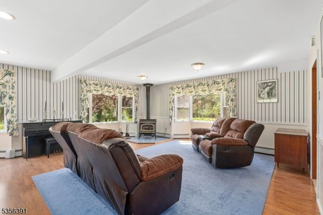 75 Wolfs Corner Rd, Green Twp., NJ 07860
