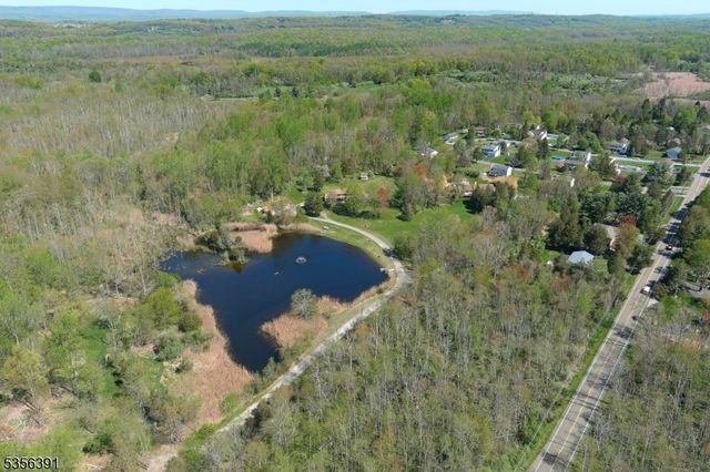 75 Wolfs Corner Rd, Green Twp., NJ 07860