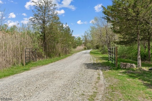 75 Wolfs Corner Rd, Green Twp., NJ 07860