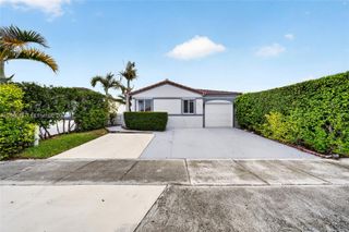 17501 SW 142nd Ct, Miami, FL 33177