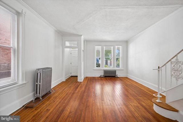 302 FOUNTAIN ST, Philadelphia, PA 19128