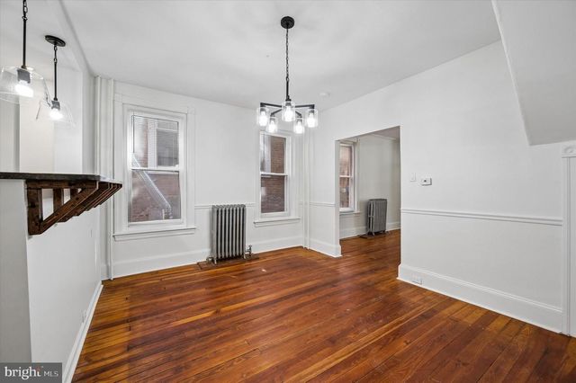 302 FOUNTAIN ST, Philadelphia, PA 19128