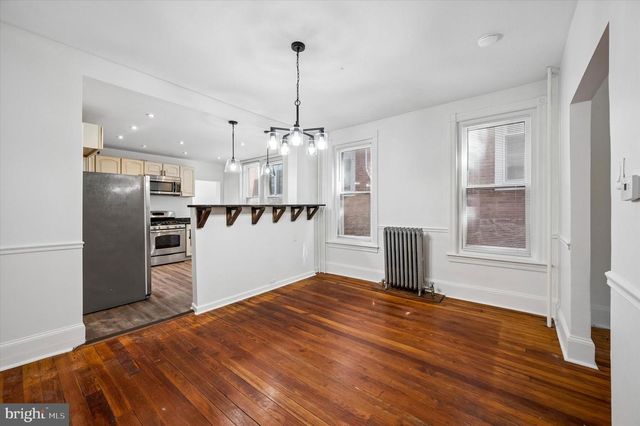 302 FOUNTAIN ST, Philadelphia, PA 19128