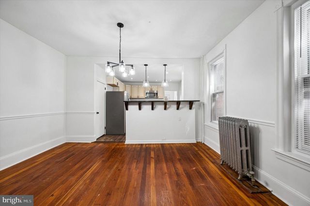 302 FOUNTAIN ST, Philadelphia, PA 19128
