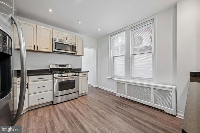 302 FOUNTAIN ST, Philadelphia, PA 19128