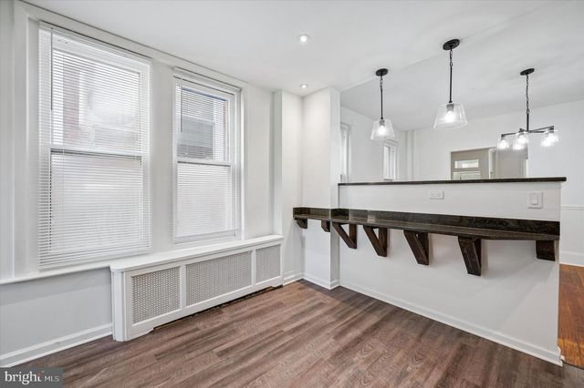 302 FOUNTAIN ST, Philadelphia, PA 19128