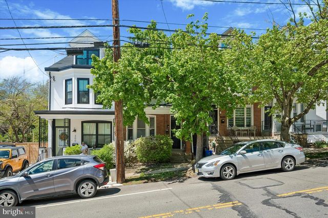 302 FOUNTAIN ST, Philadelphia, PA 19128