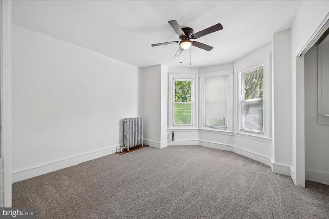 302 FOUNTAIN ST, Philadelphia, PA 19128